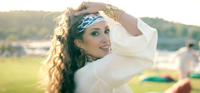 Azize Mani To - Music Video by Mahshid Salehieh