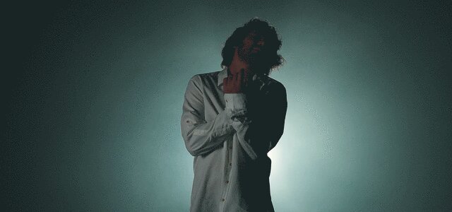 100 Sal Tanhaie · Amirabbas Golab