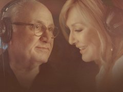 Googoosh & Martik - Asheghet Hastam & Eshghe Kamyab